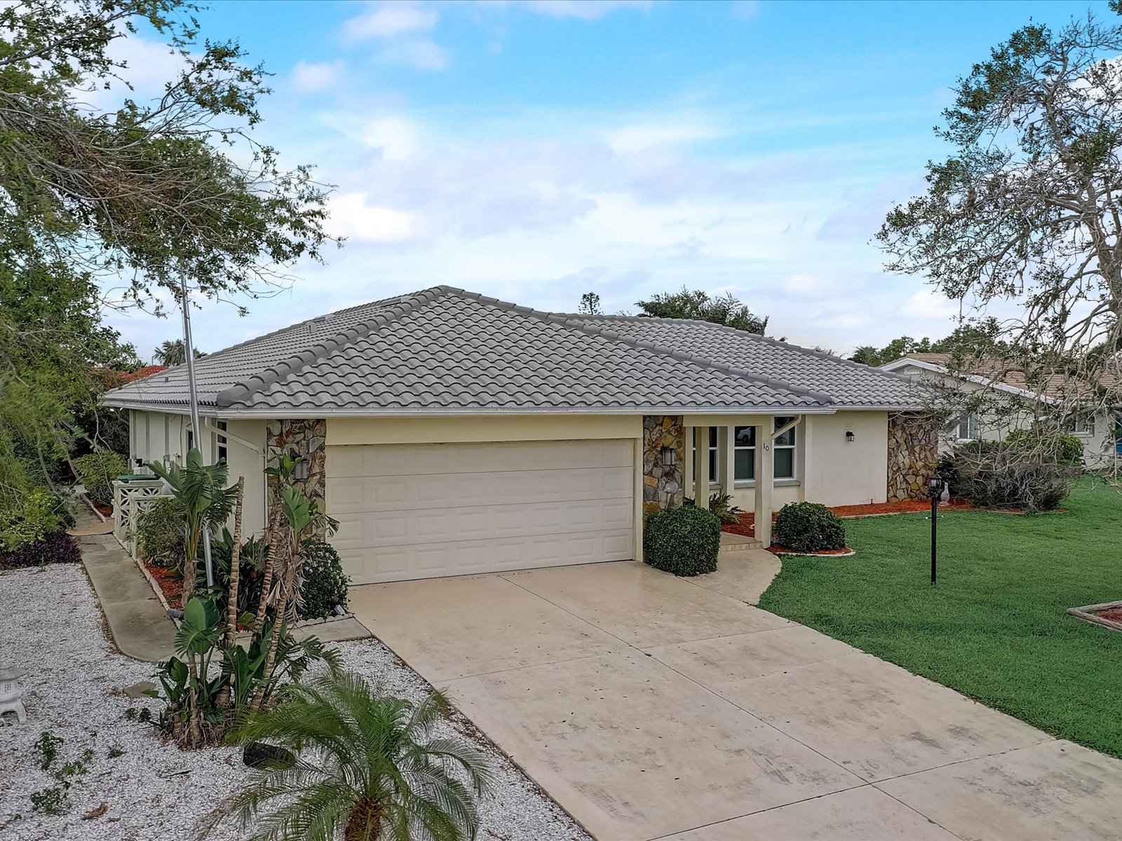 10 Stone Mountain Boulevard